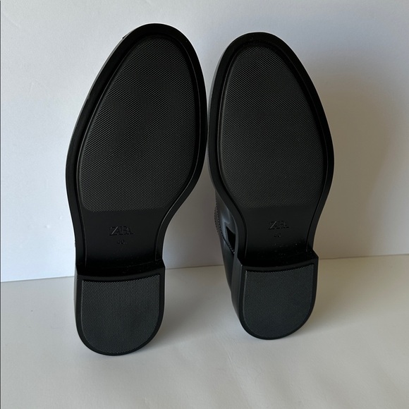 Zara Men's Glossy Black Dress Shoes - Picture 8 of 16